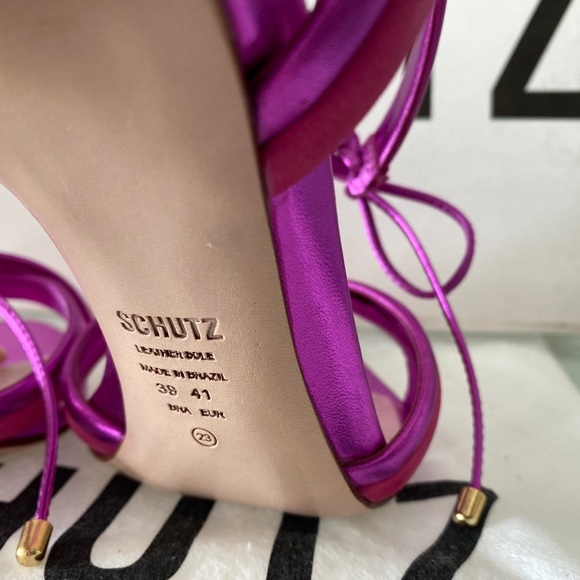 ♦️SOLD♦️SCHUTZ Yvi Heel in Metallic Pink - Picture 4 of 6
